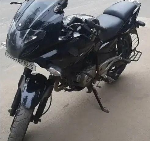 Bajaj Pulsar 220cc 2012