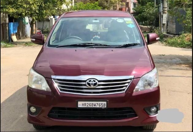 Toyota Innova 2.5 V 7 STR 2013