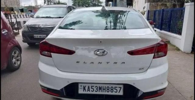 Hyundai Elantra 2.0 SX MT BS6 2021