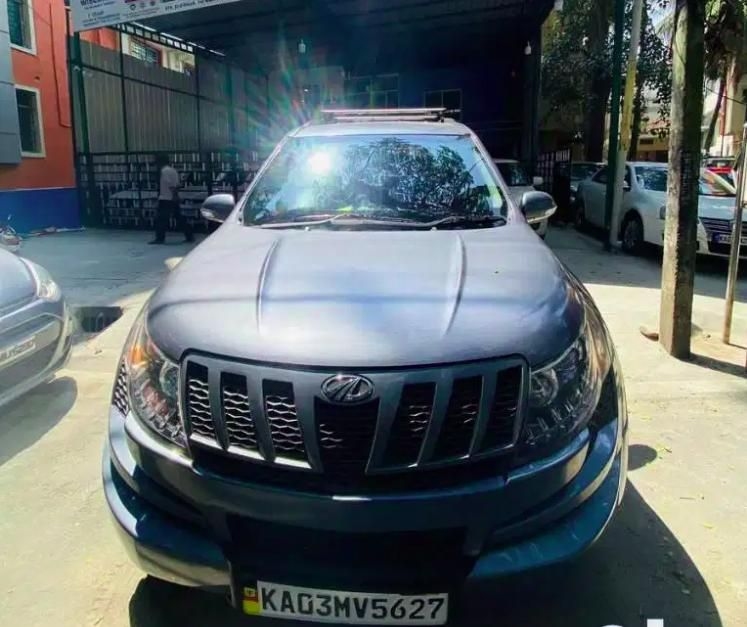 Mahindra XUV500 W6 4X2 2015