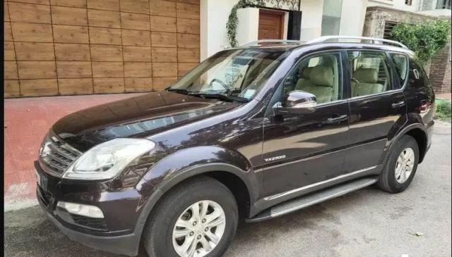 Mahindra Ssangyong Rexton RX7 2013