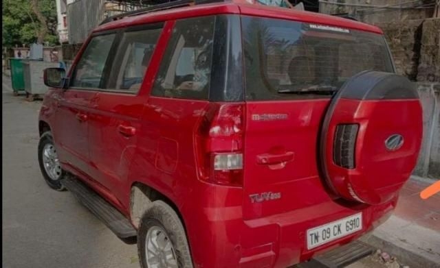 Mahindra TUV300 T8 2017