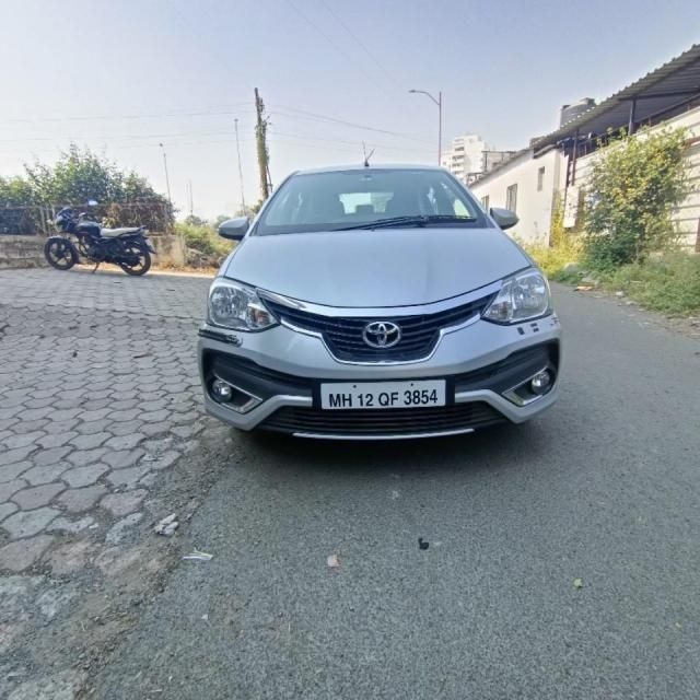 Toyota Platinum Etios V 2018