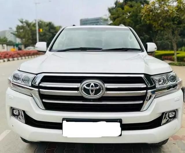 Toyota Land Cruiser V8 2014