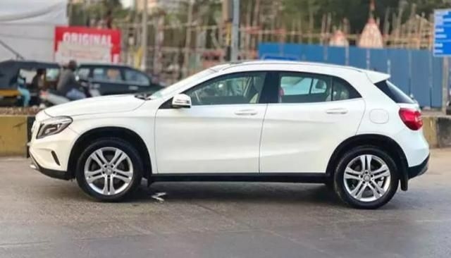 Mercedes-Benz GLA 220d 2022