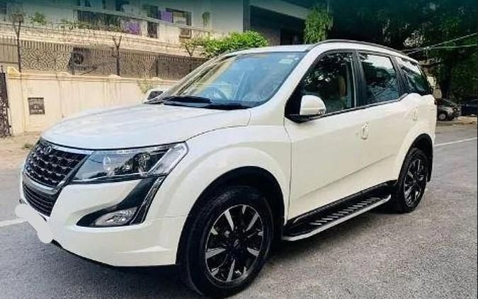 Mahindra XUV500 W11 2019