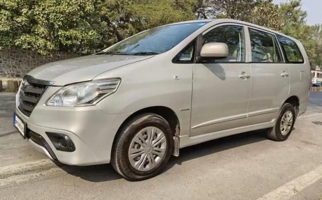 Toyota Innova 2.5 G 8 STR BS IV 2014