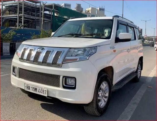 Mahindra TUV300 T8 2018