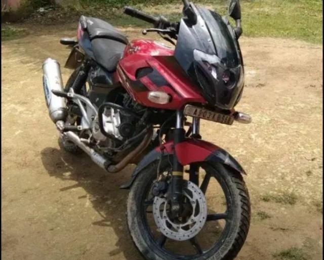 Bajaj Pulsar 220cc 2012