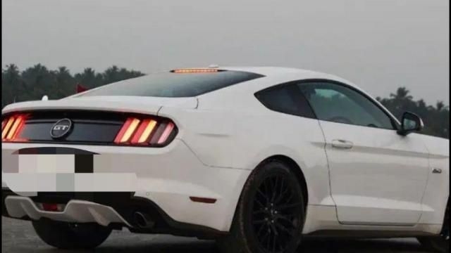 Ford Mustang GT Fastback 5.0L V8 2018