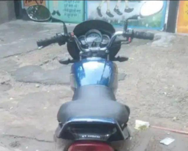 Hero Super Splendor Self Drum Alloy 125cc BS6 2021