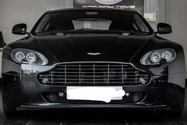 Aston Martin V8 Vantage Coupe 2011