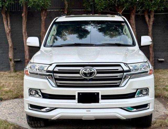 Toyota Land Cruiser V8 2017