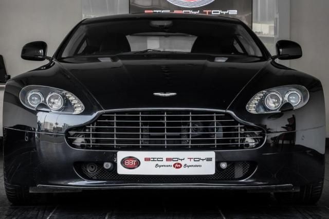 Aston Martin V8 Vantage Coupe 2011