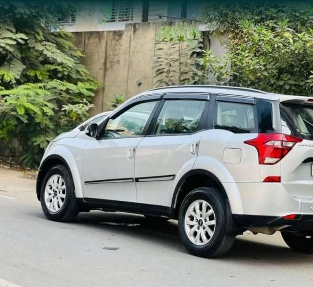 Mahindra XUV500 W9 AT 2018