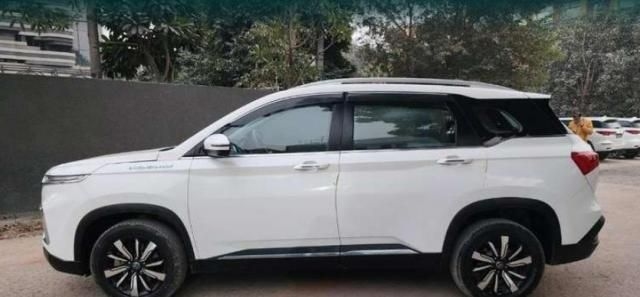 MG Hector Plus Sharp Hybrid 1.5 Petrol 2020