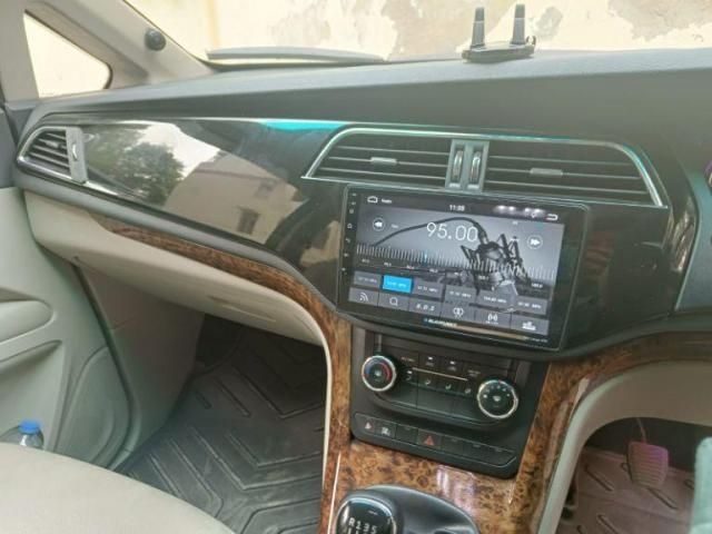 Mahindra Marazzo M6 8 STR 2018