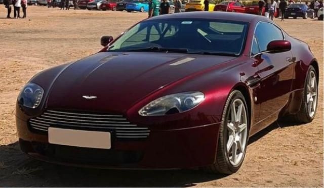 Aston Martin V8 Vantage Coupe 2011