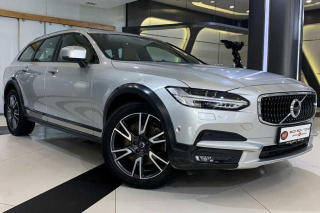 Volvo V90 Cross Country D5 Inscription 2017