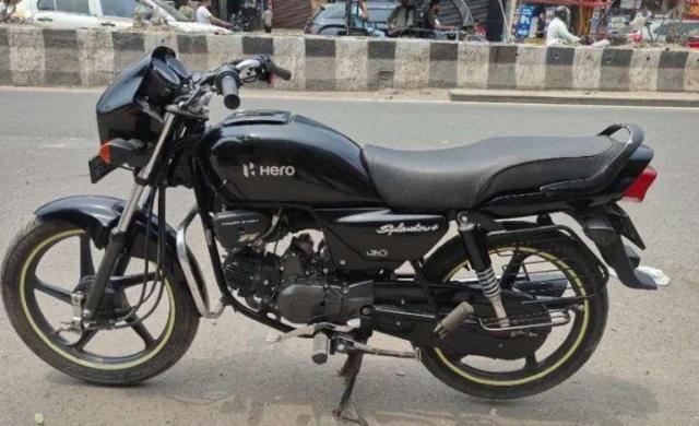 Hero Splendor Plus Black and Accent Edition 2022