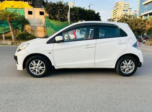 Honda Brio VX (O) MT 2015