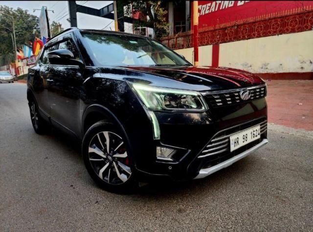 Mahindra XUV300 W8 Diesel BS6 (Optional Pack Dual Tone) 2021