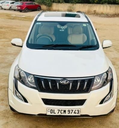 Mahindra XUV500 W9 AT 2017