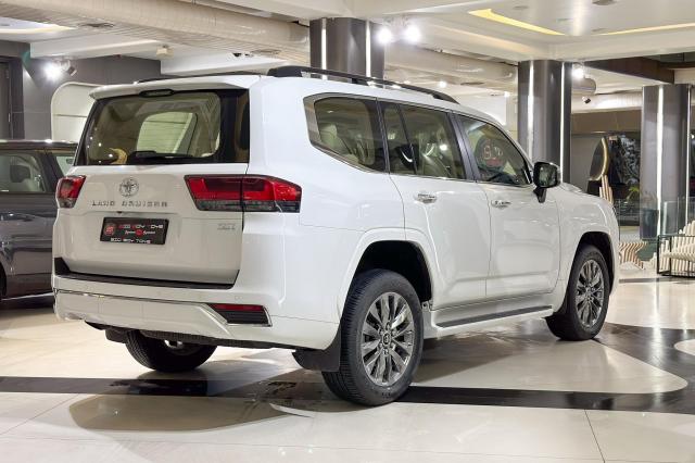 Toyota Land Cruiser ZX 2023