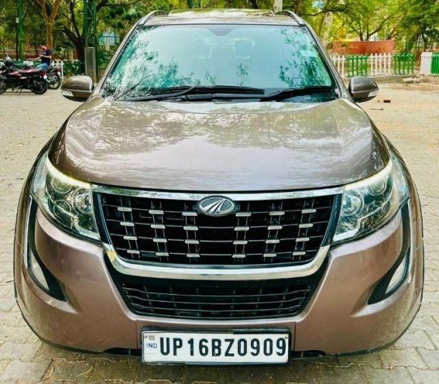 Mahindra XUV500 W11 (O) AT 2018