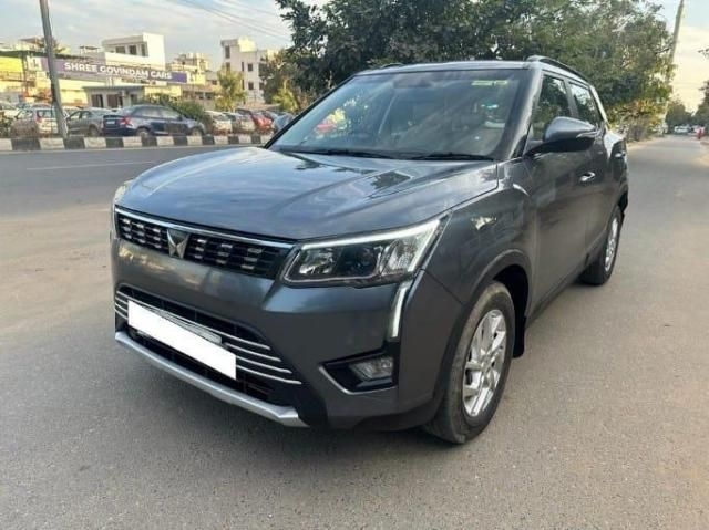 Mahindra XUV300 W8 Diesel 2023