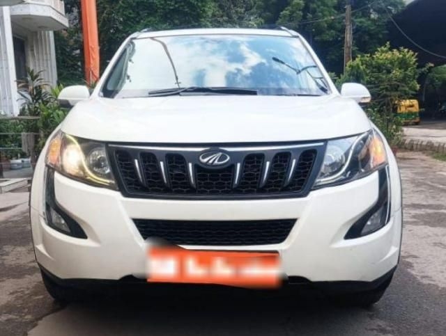 Mahindra XUV500 W8 AT 2017