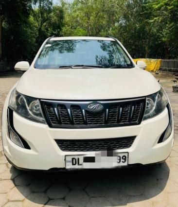 Mahindra XUV500 W6 2016