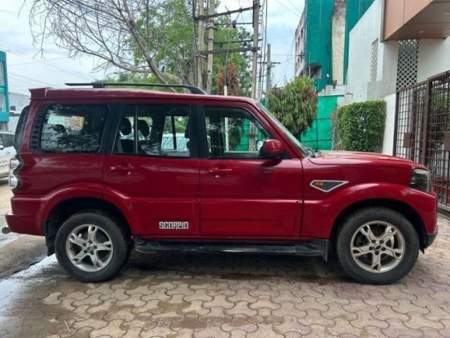 Mahindra Scorpio S10 2015