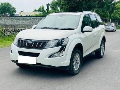 Mahindra XUV500 W10 2WD MT 2015