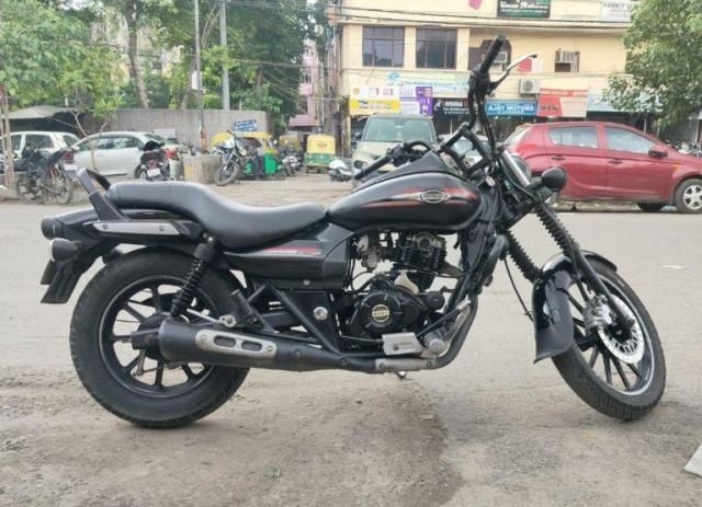 Bajaj Avenger Street 220 2016