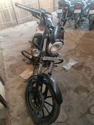 Bajaj Avenger Street 180 2018