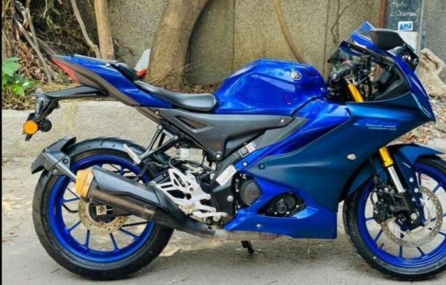 Yamaha YZF-R15 V4 Racing Blue 2022