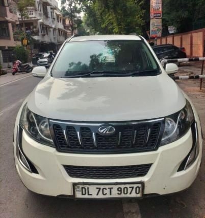 Mahindra XUV500 W6 2016