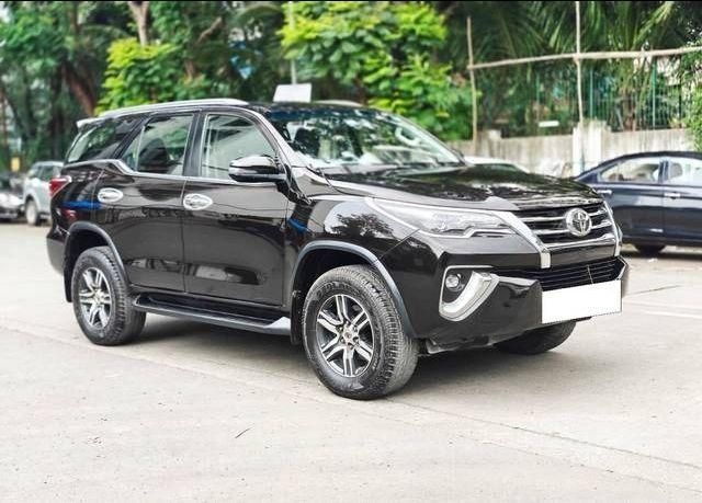 Toyota Fortuner 2.8 4x2 MT 2017