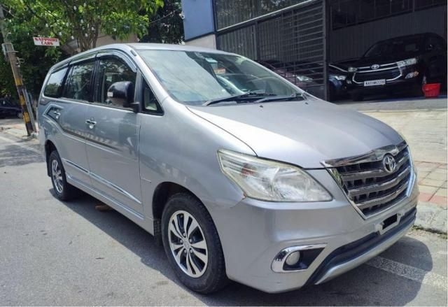 Toyota Innova 2.5 V 7 STR 2016