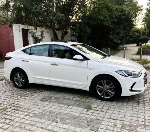 Hyundai Elantra 1.6 SX (O) AT 2016