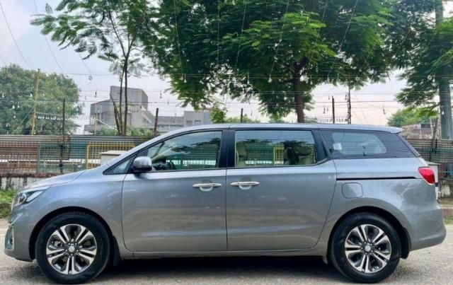 Kia Carnival Premium 7 STR 2021