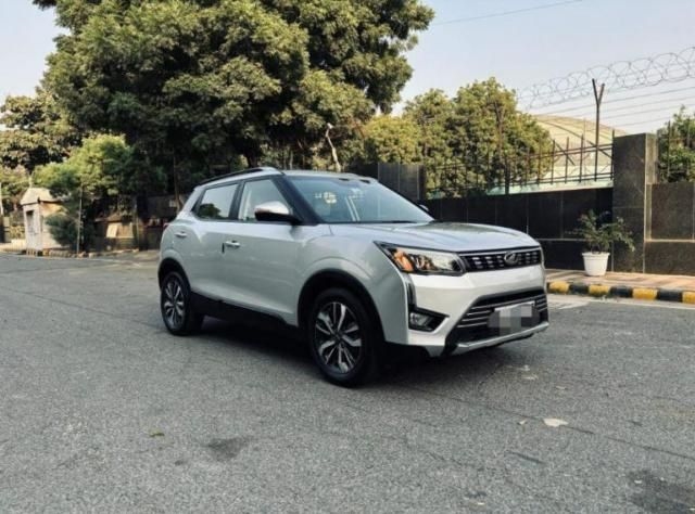 Mahindra XUV300 W8 Diesel 2019