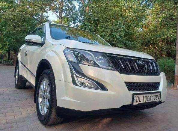 Mahindra XUV500 W9 2017