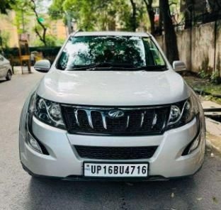 Mahindra XUV500 W10 2018