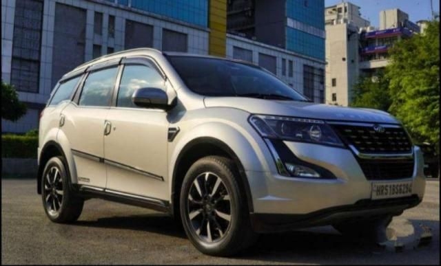 Mahindra XUV500 W11 2018