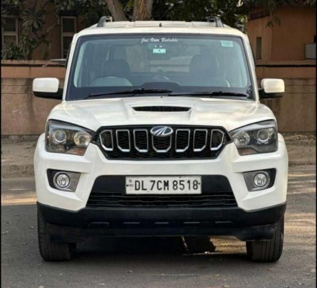 Mahindra Scorpio S6 Plus 2017