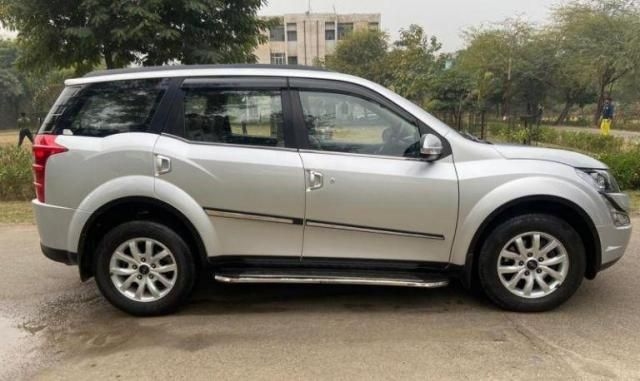 Mahindra XUV500 W9 AT 2019