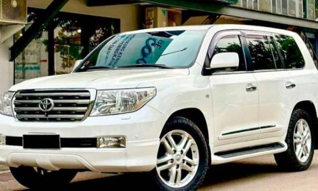 Toyota Land Cruiser LC200 VX 2011