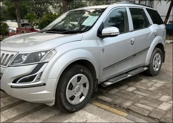 Mahindra XUV500 W4 2017